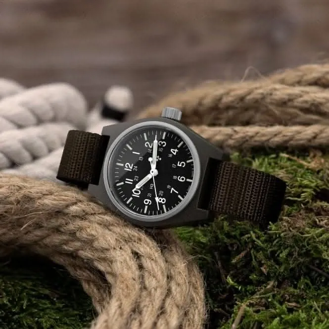 34mm Salbeigrüne Universal-Quarz (GPQ) Uhr aus ballistischem Nylon