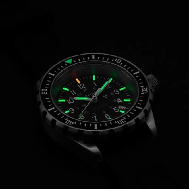 41 mm große Taucher-Quarz (TSAR) Uhr