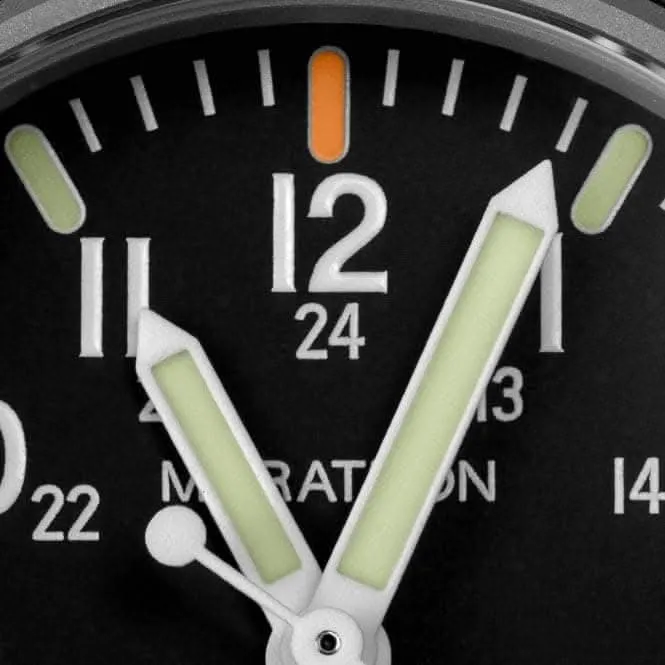 41mm MaraGlo™ schwarzer Navigator mit Datum (NAV-DM) Armbanduhr aus Ballistic Nylon