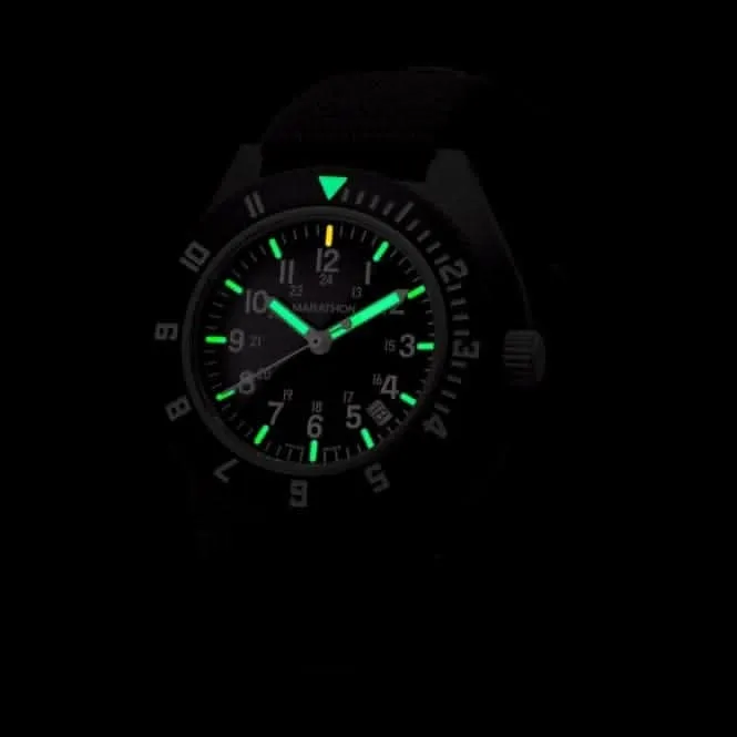 41mm MaraGlo™ schwarzer Navigator mit Datum (NAV-DM) Armbanduhr aus Ballistic Nylon