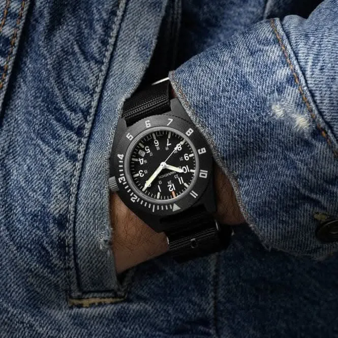 41mm MaraGlo™ Schwarzer Navigator mit Datum (NAV-DM) Nylon DEFSTAN Uhr