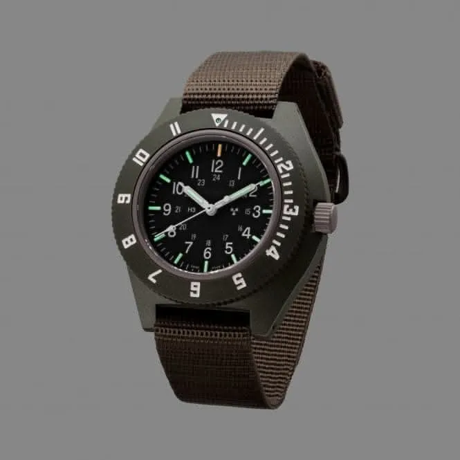 41 mm Pilotennavigator-Uhr in Salbeigrün aus ballistischem Nylon