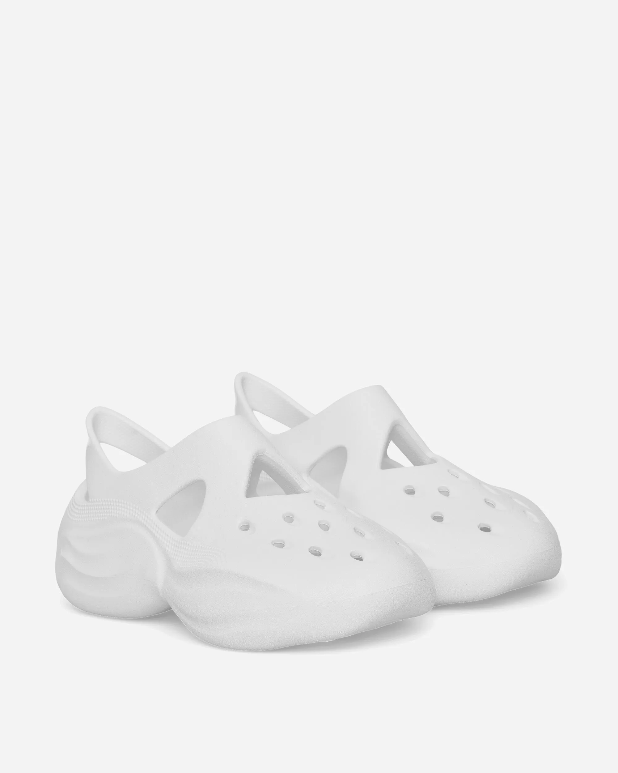 Dingyun Zhang Diffuser Clogs Weiß