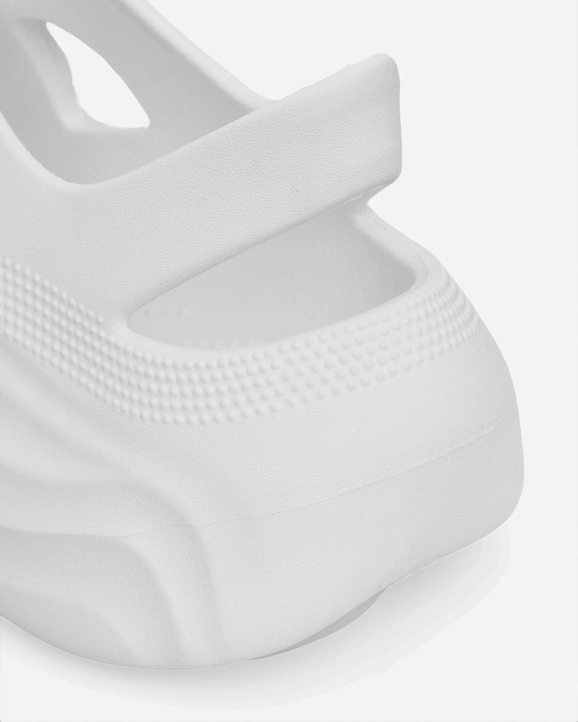 Dingyun Zhang Diffuser Clogs Weiß