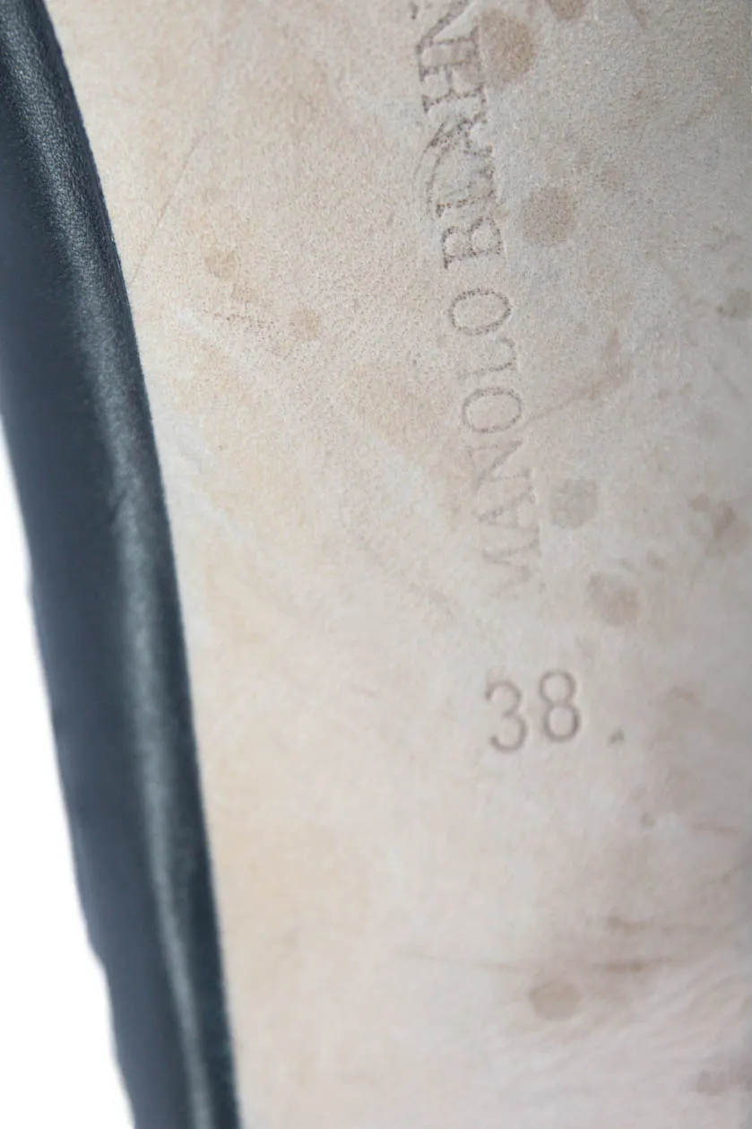 Manolo Blahnik Damen Stiletto Pumps mit Nieten und Knöchelriemen aus schwarzem Leder_Manolo-Blahnik