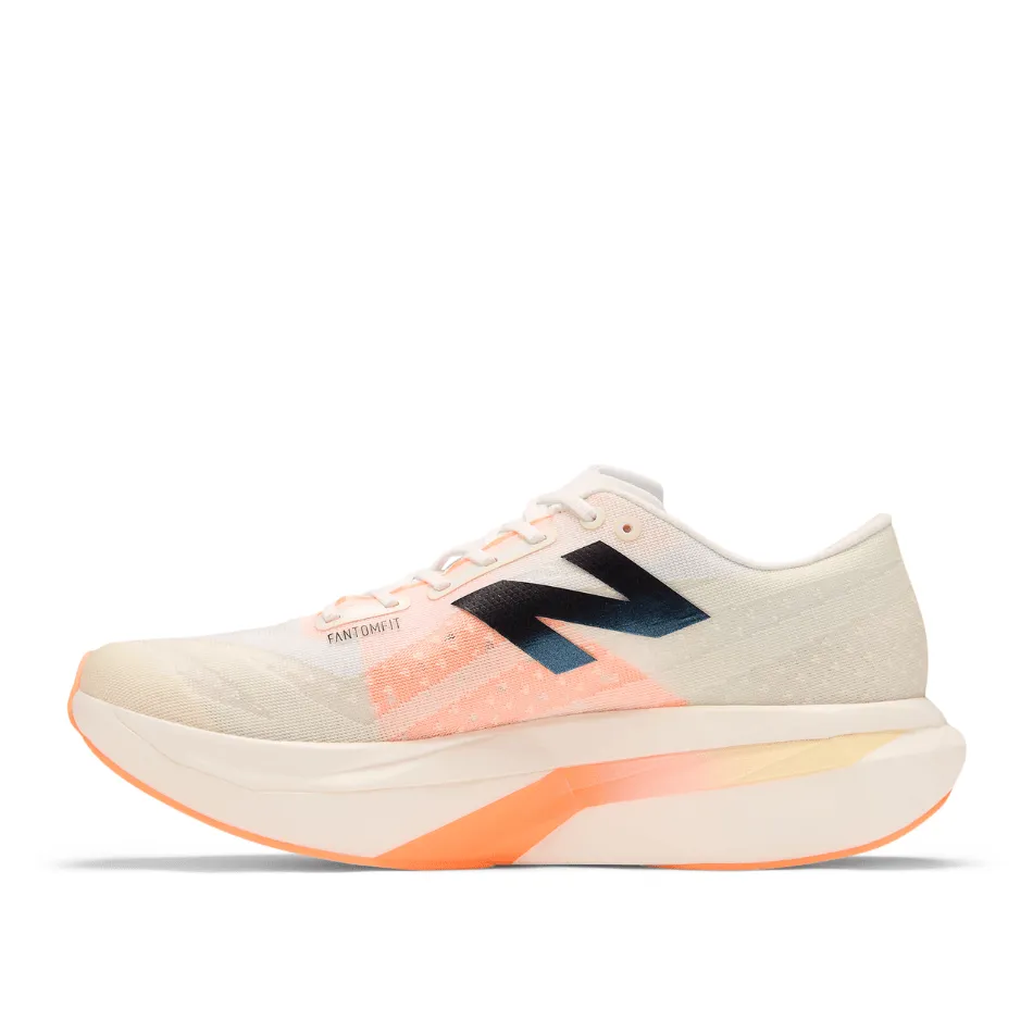 New Balance Damen FuelCell SuperComp Elite V4 Laufschuhe in Weiß/Angora/Leuchtendes Mango SS25