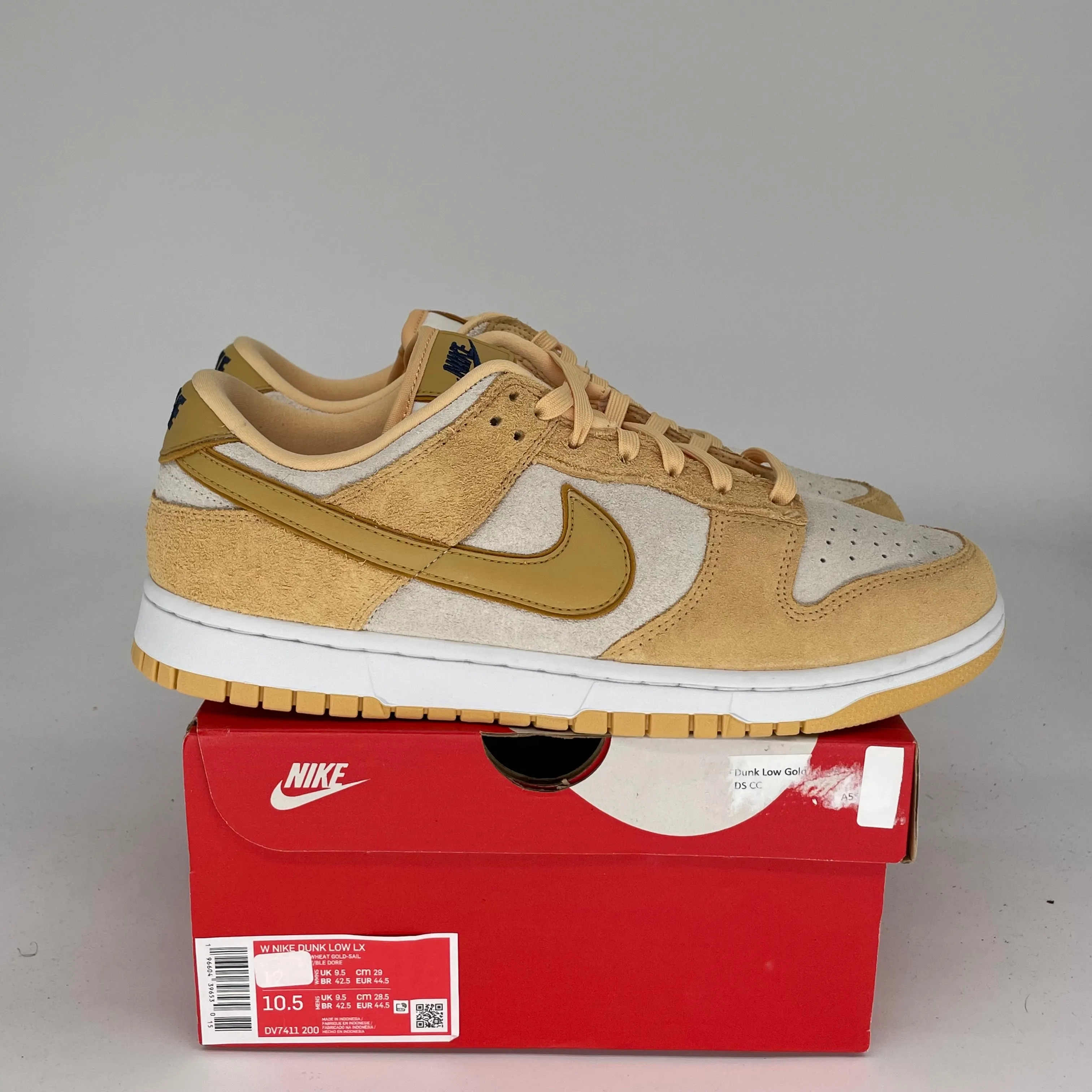 NIKE DUNK LOW HIMMLISCHES GOLD SUEDE DAMEN GRÖSSE 10,5/12W DV7411-200