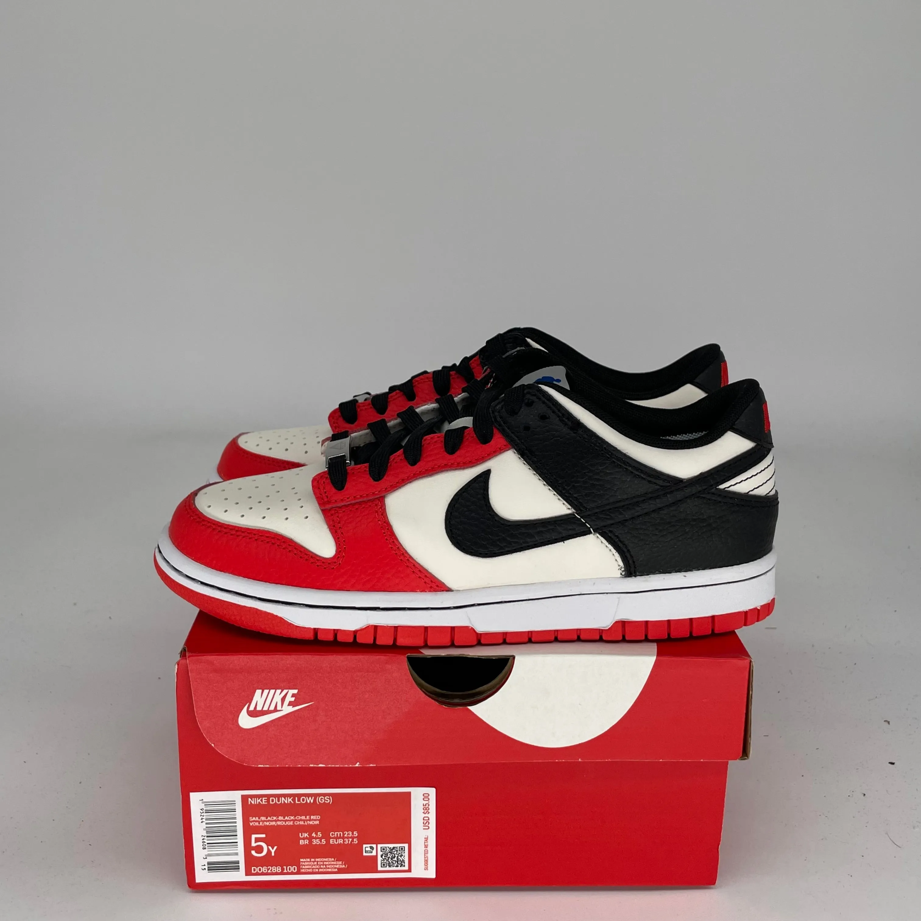 NIKE DUNK LOW NBA 75. JUBILÄUMSEDITION CHICAGO GRÖSSE 5Y DO6288-100