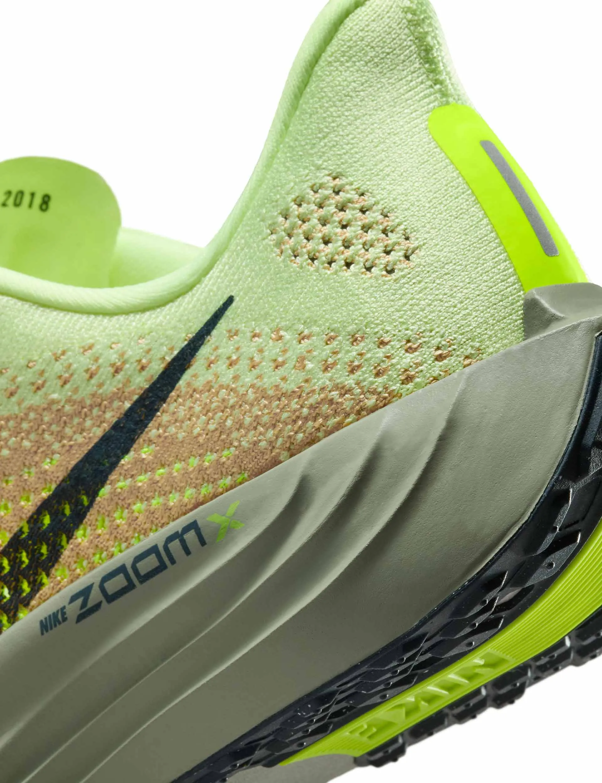 Pegasus Plus Schuhe - Kaum Volt/Waffenkammer Marine/Sesam Schuhe_Nike_Trainer
