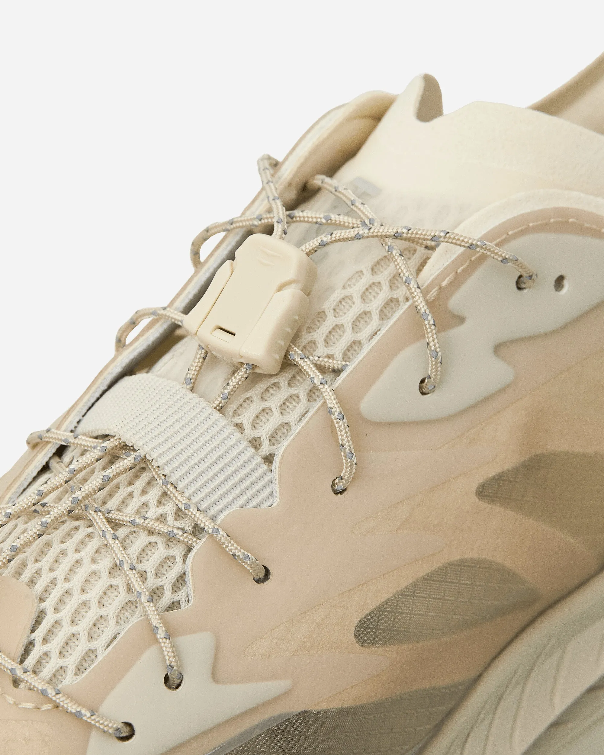 Satisfy Mafate Speed 4 Lite Sneakers Knochen