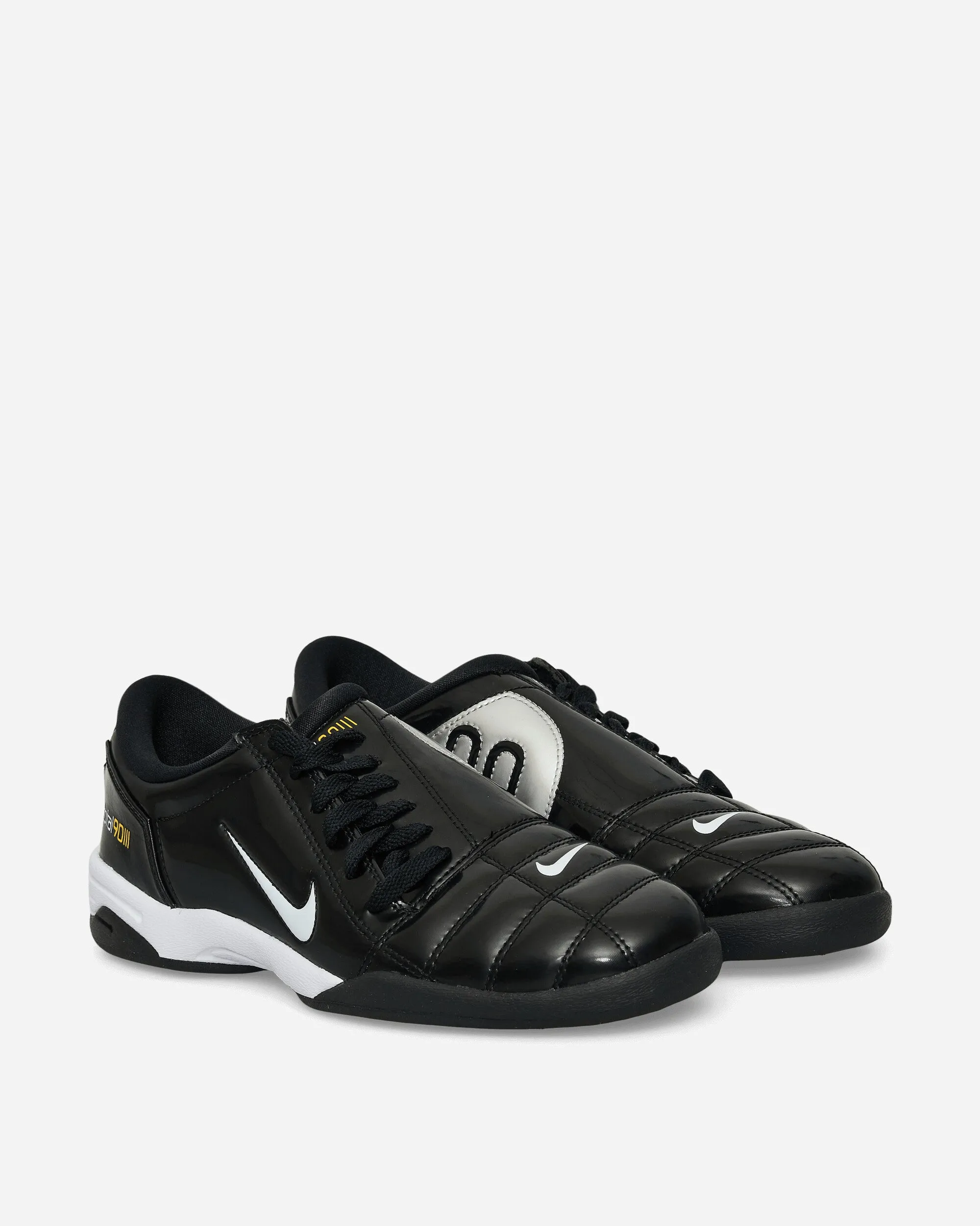 Insgesamt 90 Sneakers Schwarz / Weiß