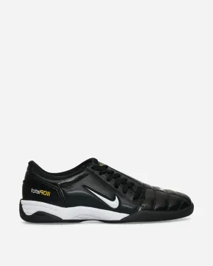 Insgesamt 90 Sneakers Schwarz / Weiß