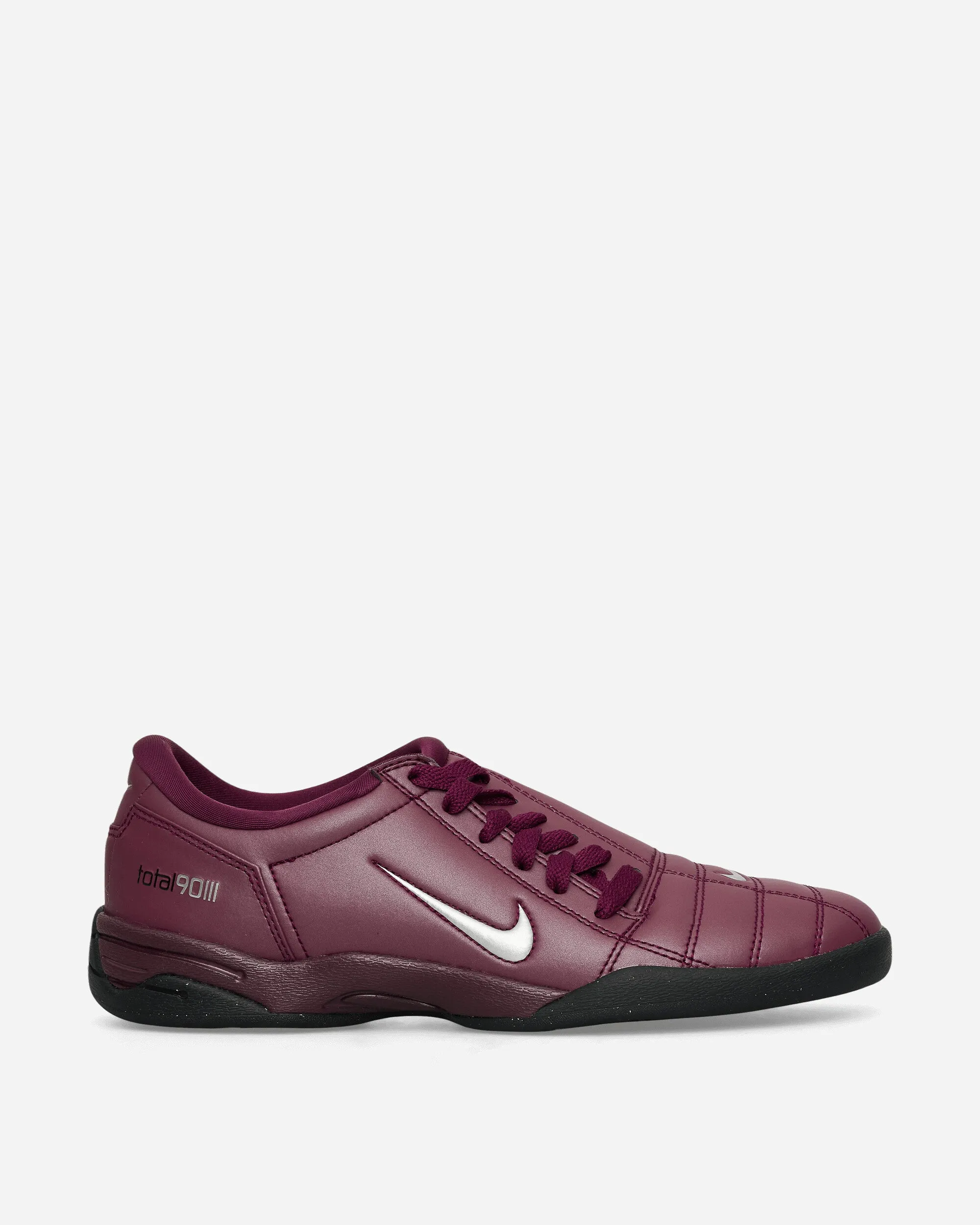 Insgesamt 90 Sneakers Bordeaux / Metallisches Silber