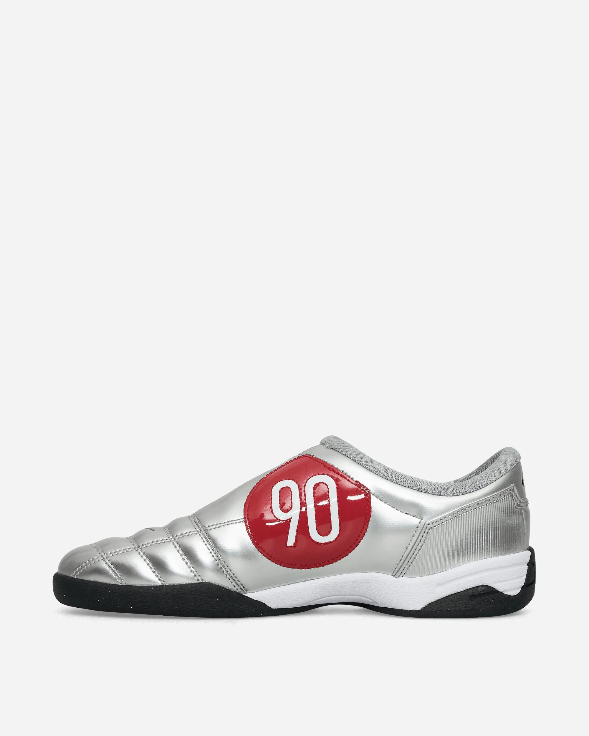 Insgesamt 90 Sneakers Metallisch Silber / Schwarz