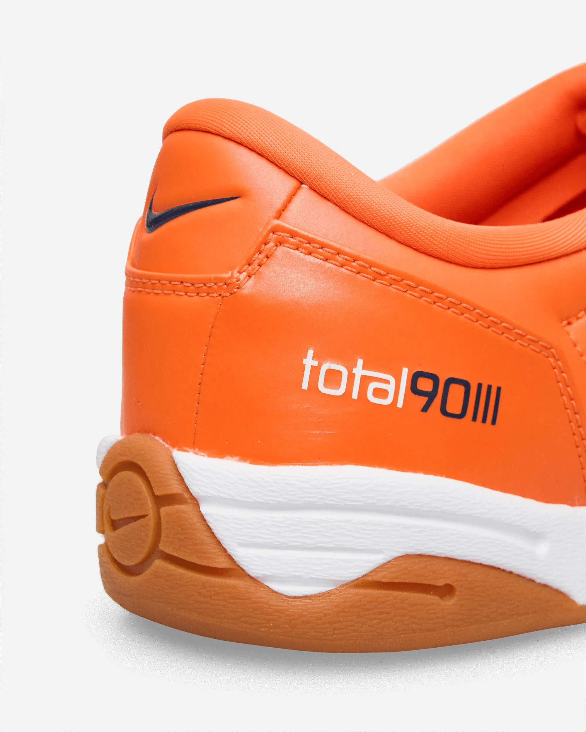 Insgesamt 90 Sneakers Sicherheitsorange / Weiß