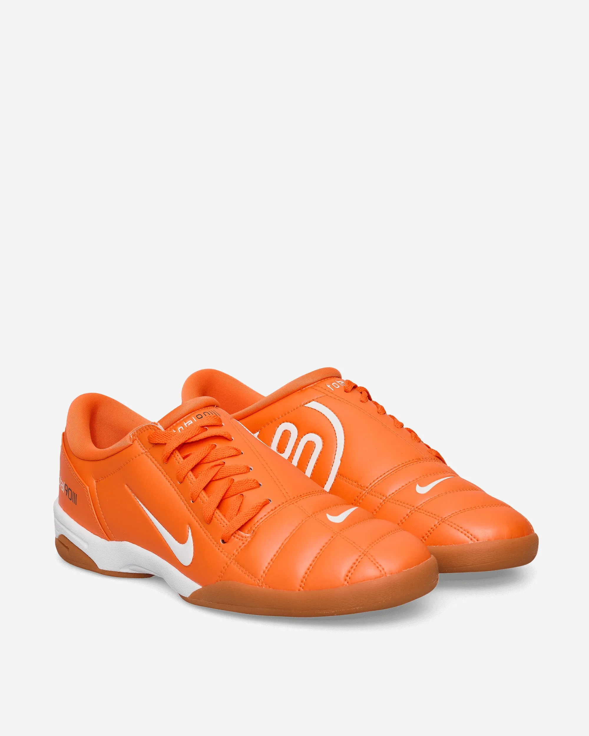 Insgesamt 90 Sneakers Sicherheitsorange / Weiß