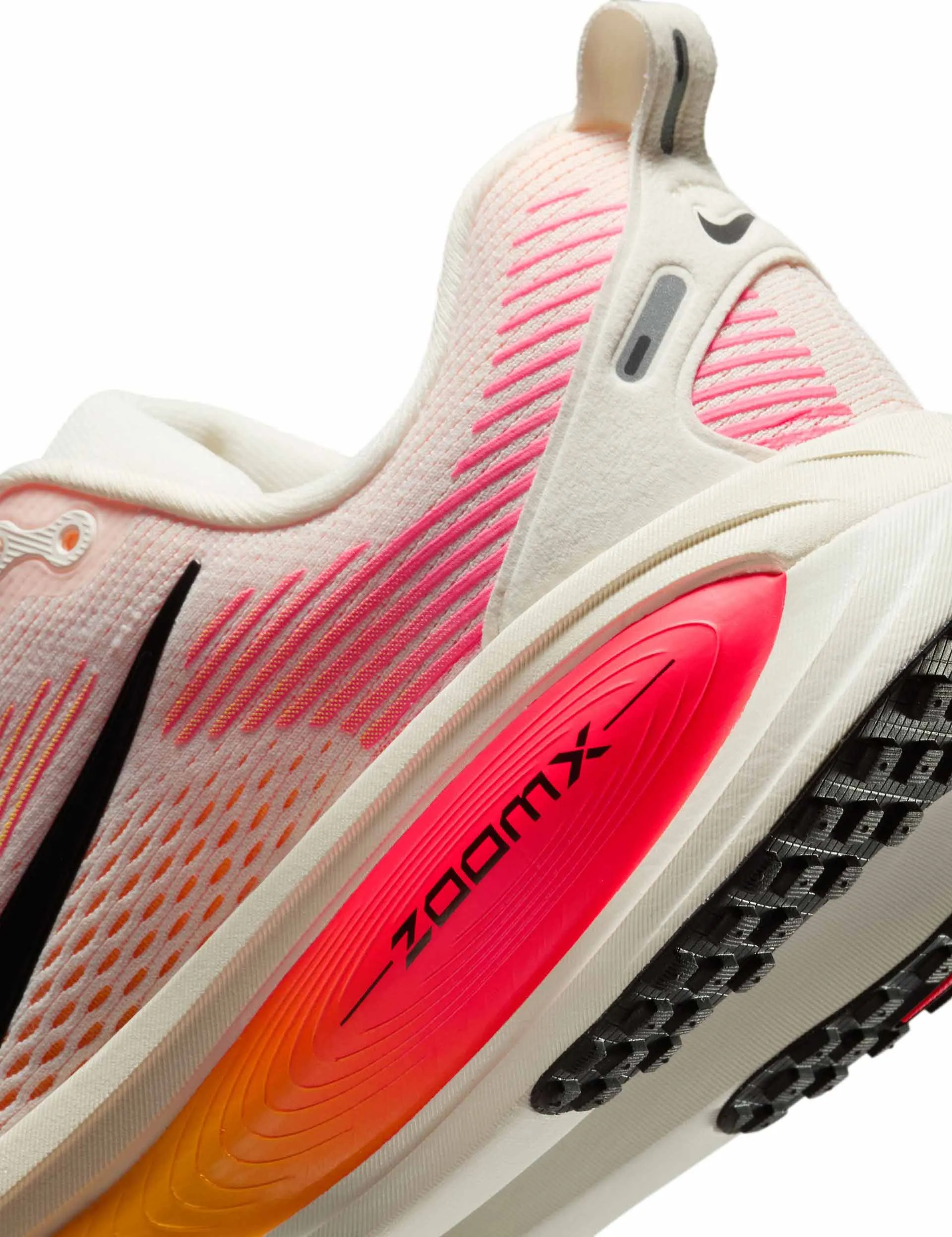 Vomero 18 Laufschuhe - Segel/Helles Karmesin/Laserorange/Schwarz